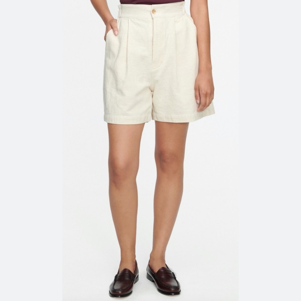 LACAUSA Trouser Shorts Size 6 NWT $132 MSRP in Cream (Offwhite) Size 6